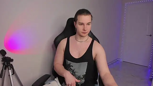 Vincent Strong online show from 02/10/25, 07:47