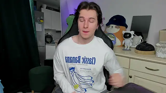 Vincent Strong online show from 05/01/26, 03:44