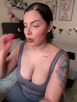 GigiiStone online show from 02/16/25, 06:21