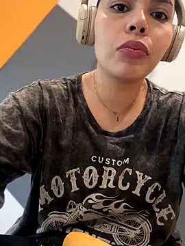 GigiiStone online show from 11/07/25, 02:06