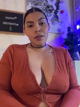 GigiiStone online show from 11/25/25, 09:48