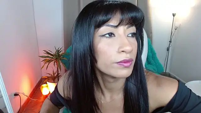 sofia perez    online show from 02/03/25, 11:05