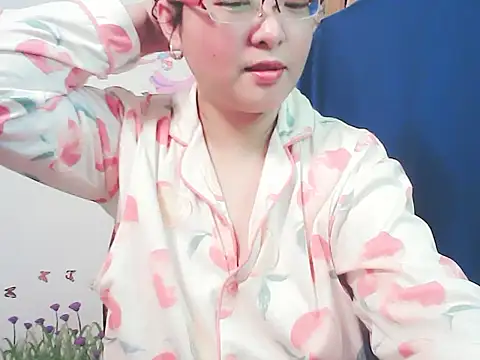 xiaorou-z online show from 12/01/25, 03:17