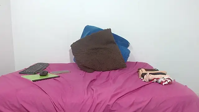 Snapshot of Titouminerve chatting on 10/21/25, 10:54 Titouminerve online show from 10/21/25, 10:54