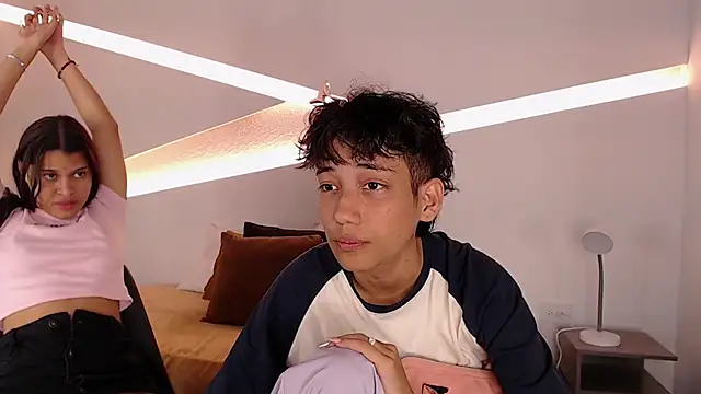 hot little bunny online show from 01/27/25, 09:22