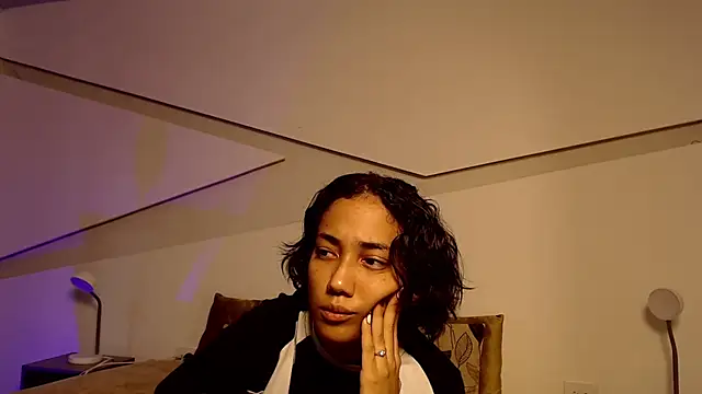 hot little bunny online show from 09/08/25, 09:36