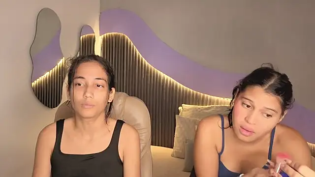 hot little bunny online show from 04/14/26, 09:10