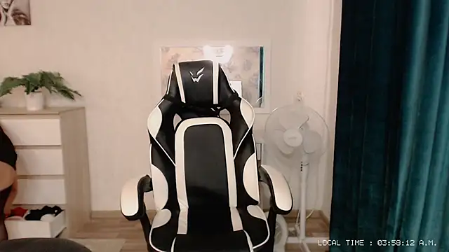 Lola Richie online show from 03/10/25, 10:59