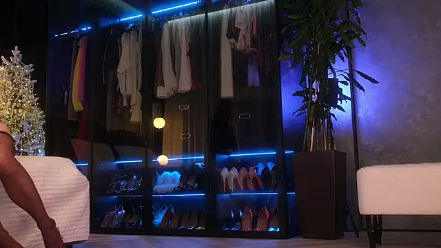 Rikka Moore online show from 12/20/25, 10:44