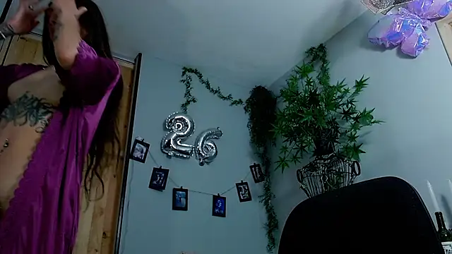 VickyJackson  online show from 03/11/25, 04:29