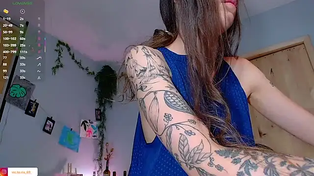 VickyJackson  online show from 10/02/25, 05:53