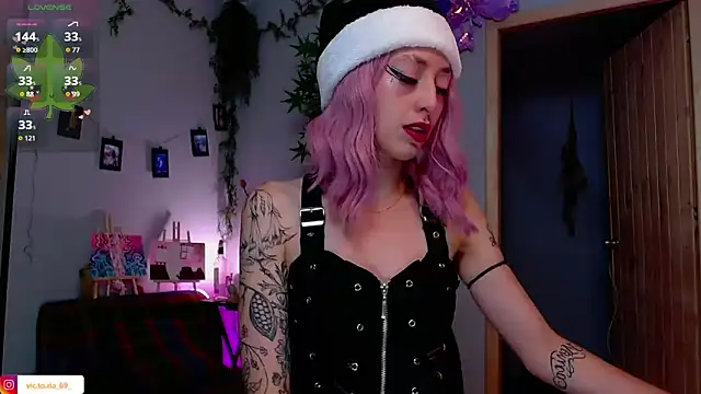 VickyJackson  online show from 12/15/25, 08:02