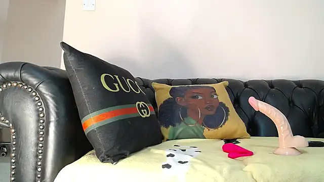 Snapshot of santa_queenn chatting on 01/14/25, 11:31 santa queenn online show from 01/14/25, 11:31