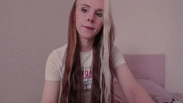 Snapshot of _eva__pleasure_ chatting on 06/26/26, 05:56 eva pleasure online show from 06/26/26, 05:56
