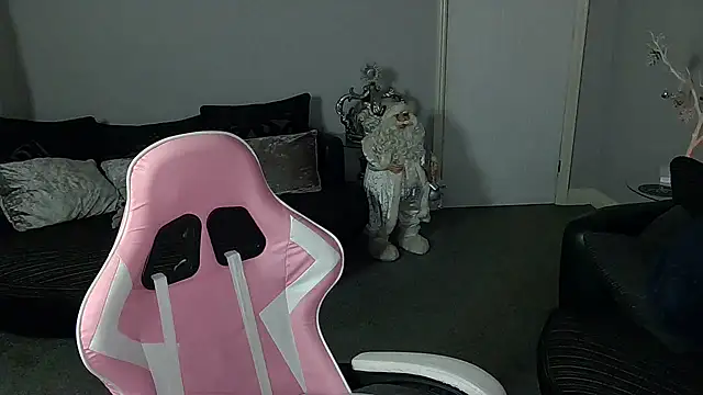 Snapshot of Red_firesquirt chatting on 12/09/24, 02:39 Red firesquirt online show from 12/09/24, 02:39