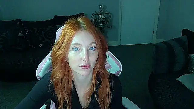 Snapshot of Red_firesquirt chatting on 03/17/25, 02:01 Red firesquirt online show from 03/17/25, 02:01