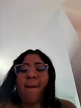 Yelly online show from 02/12/26, 03:18