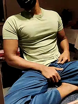 xxxhugedick0001 online show from 02/23/25, 04:02