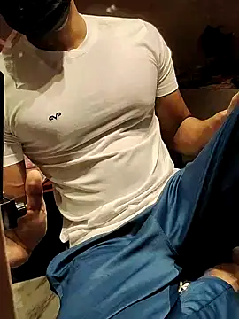 xxxhugedick0001 online show from 02/24/25, 06:58