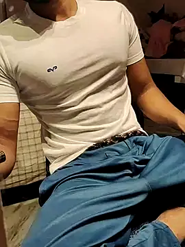 xxxhugedick0001 online show from 03/08/25, 09:39