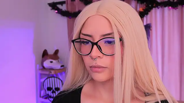 Misselektra   online show from 10/18/25, 01:23