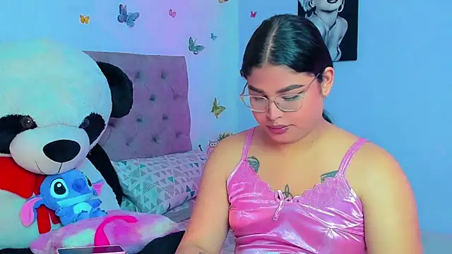 Snapshot of mabellfox chatting on 12/20/24, 05:18 mabellfox online show from 12/20/24, 05:18