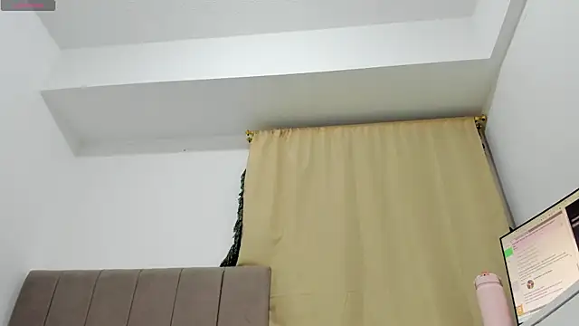 soyamandaa  online show from 04/11/26, 02:49