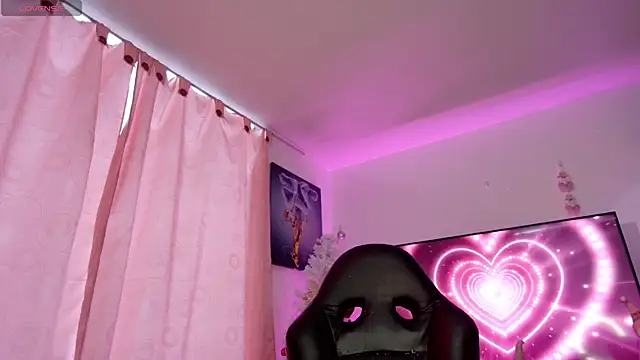 TiffanyBela online show from 12/04/25, 09:12