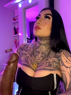 CloeeBeckam online show from 11/28/25, 04:48