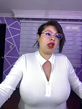 MiiaaJoness online show from 05/26/26, 03:19