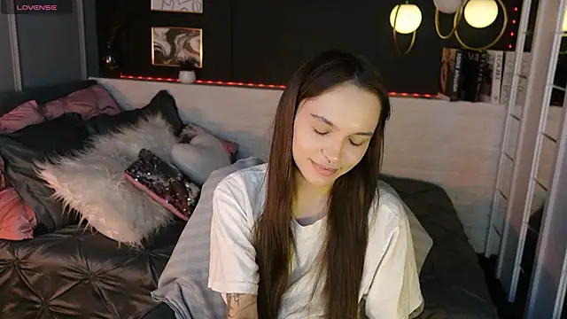 ChloeSunny online show from 04/08/26, 09:15