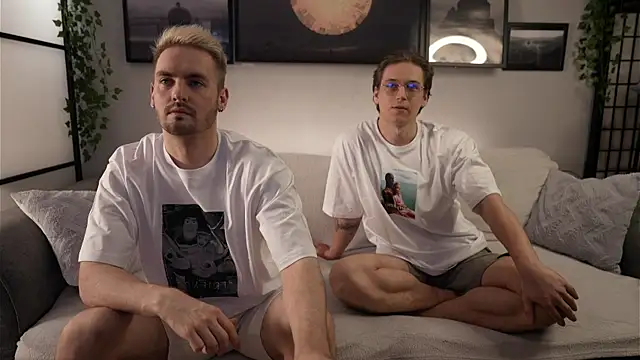 Snapshot of enjoy_me chatting on 03/07/25, 04:11 enjoy me online show from 03/07/25, 04:11