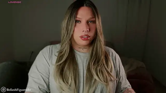 IsabellaFigueredo   online show from 03/15/26, 08:31