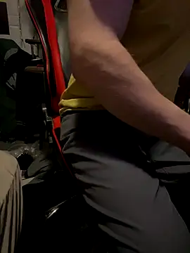 Snapshot of Duedraad chatting on 10/09/25, 03:32 Duedraad online show from 10/09/25, 03:32