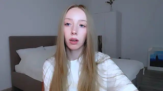 Luna insniity online show from 01/25/25, 07:49