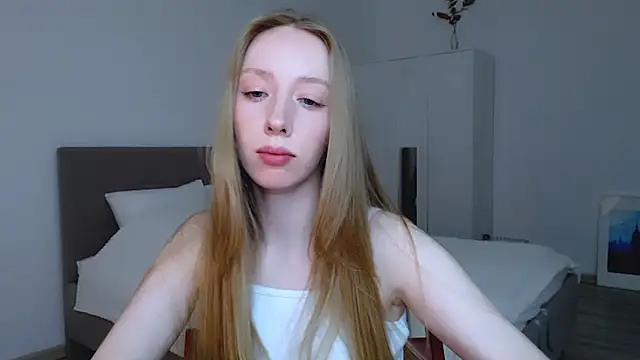 Luna insniity online show from 02/16/25, 10:54