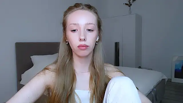 Luna insniity online show from 02/23/25, 06:56