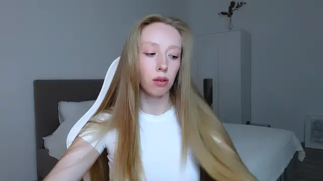 Luna insniity online show from 09/09/25, 08:41