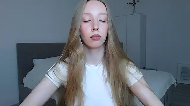 Luna insniity online show from 10/08/25, 08:39