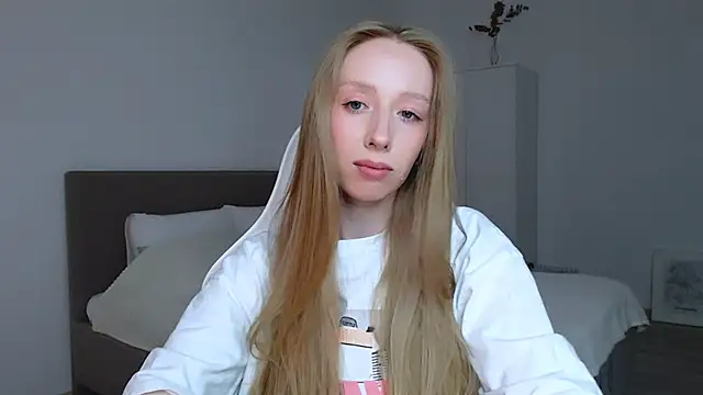 Luna insniity online show from 10/12/25, 09:03