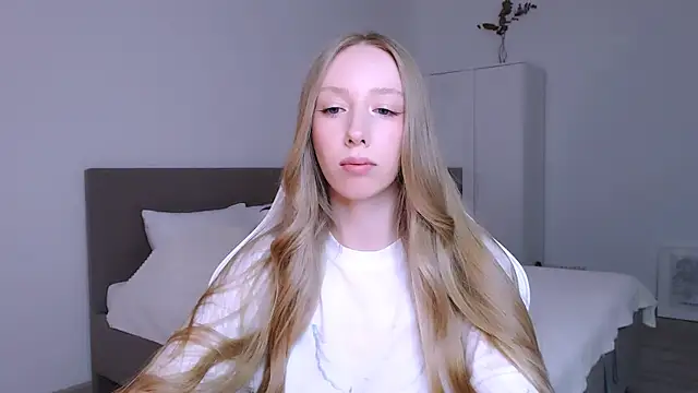 Luna insniity online show from 11/04/25, 07:46