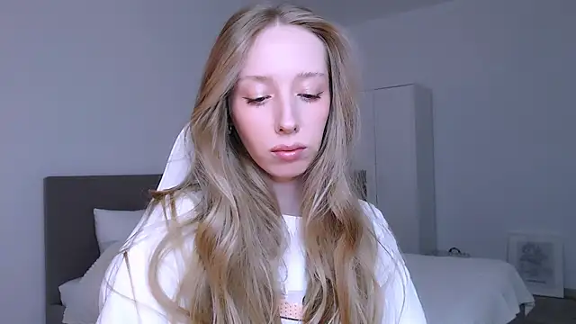 Luna insniity online show from 03/11/26, 09:21