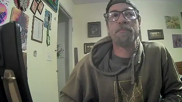 Snapshot of druetrue chatting on 11/11/25, 12:05 druetrue online show from 11/11/25, 12:05