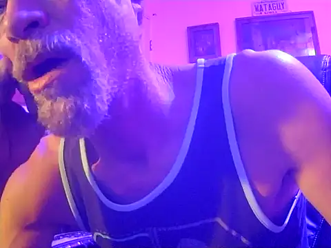 Snapshot of druetrue chatting on 11/17/25, 03:12 druetrue online show from 11/17/25, 03:12