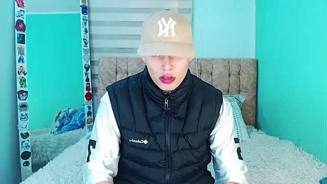  justinmoon2 online show from 12/04/25, 08:17