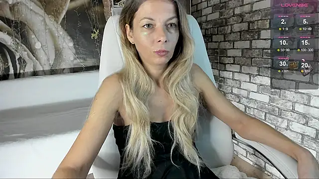 Eva Melow online show from 10/06/25, 02:03