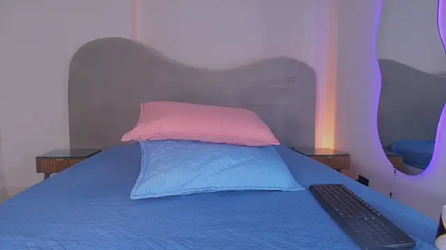 lucyy gray online show from 12/17/25, 03:12