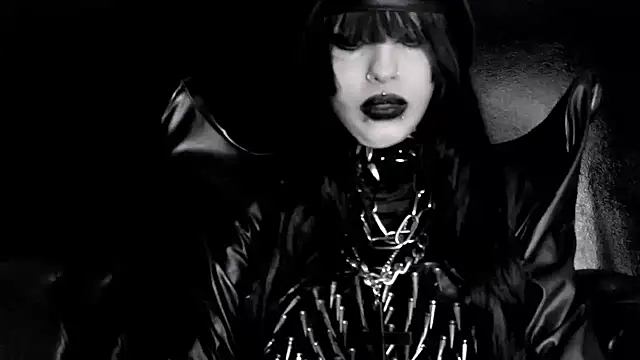 XXIOUX online show from 06/17/26, 06:09