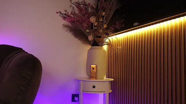 KimyBroox online show from 04/17/26, 08:56