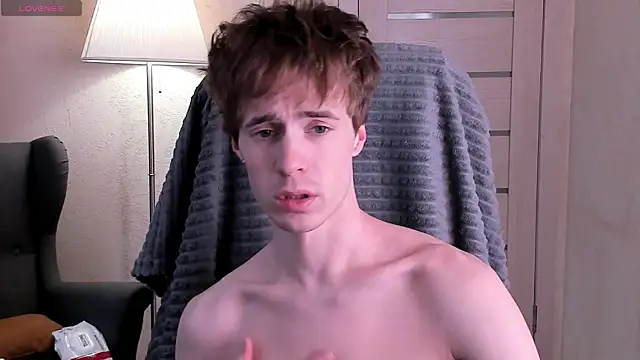 Snapshot of _tokyo_ghoul chatting on 02/08/25, 10:18 tokyo ghoul online show from 02/08/25, 10:18